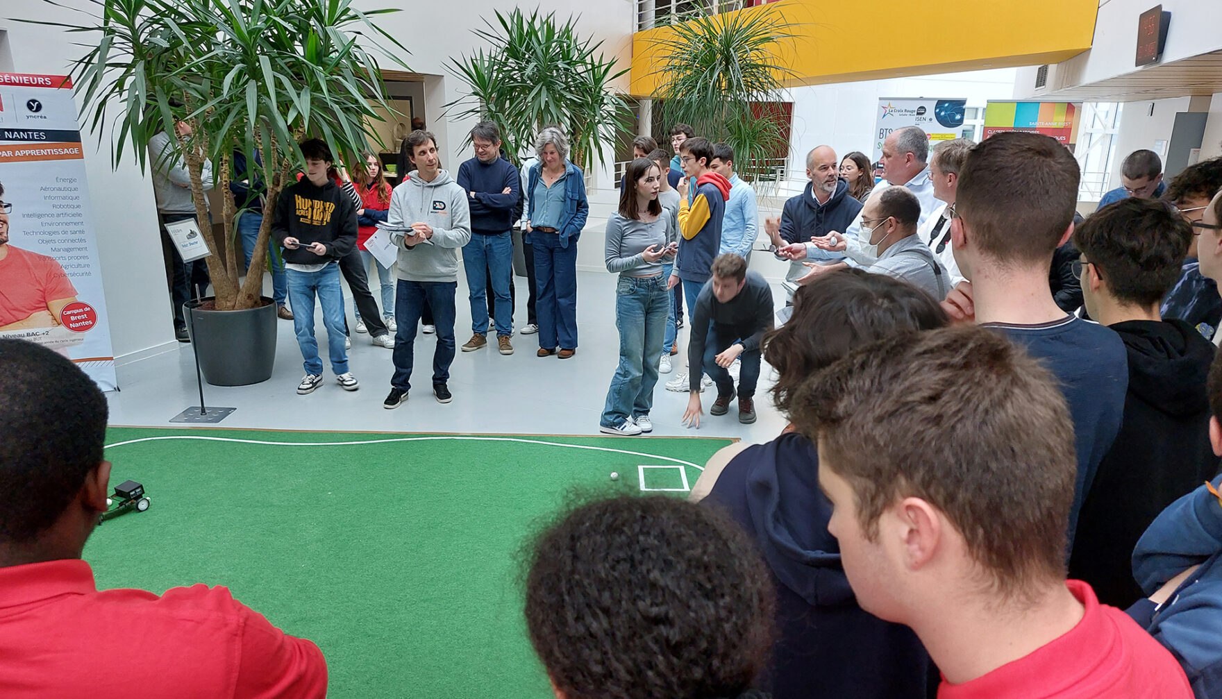 Le Challenge Robotique à l'ISEN de Brest